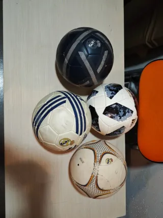 Confezione da 4 Palloni da Calcio (prezzo negoziabile)