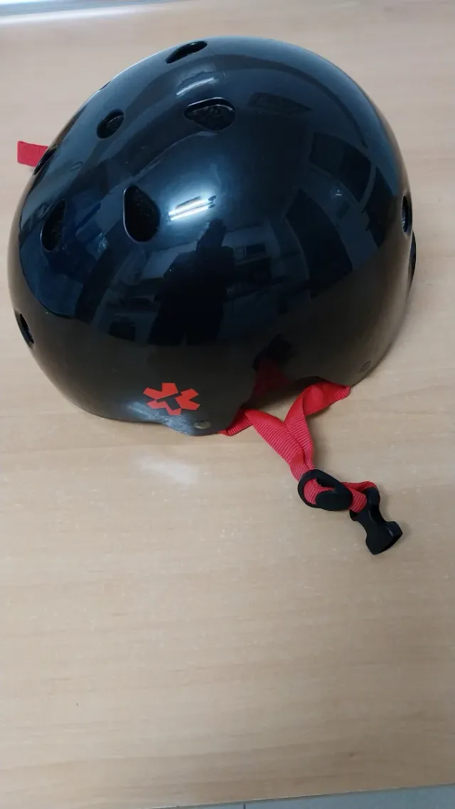 Casco Negro para Deportes