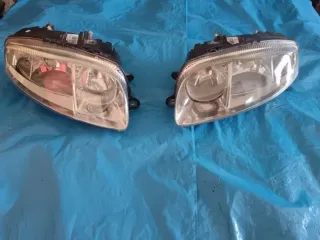 Pareja de Faros Alfa Romeo GT