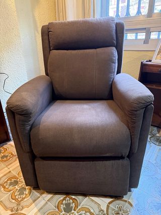 Poltrona elevabile e reclinabile motorizzata