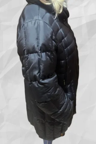 Piumino nero trapuntato