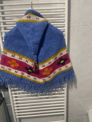 mantellina realizzata a mano