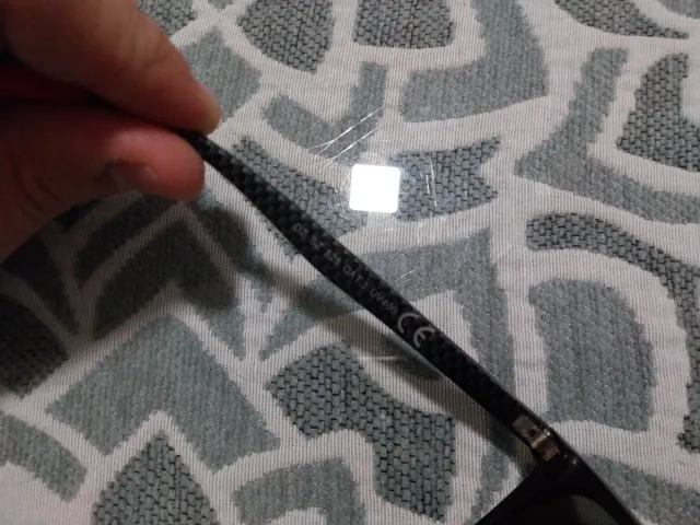 Gafas de sol polarizadas negras y rojas