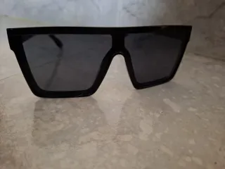 Gafas de sol negras