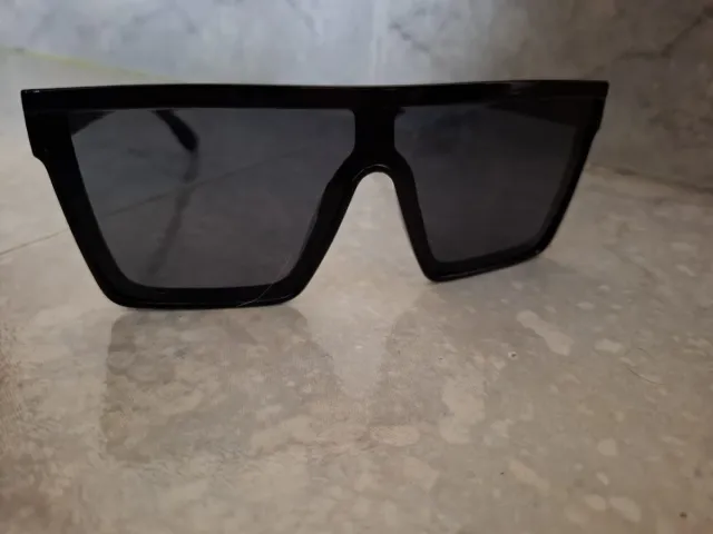 Gafas de sol negras