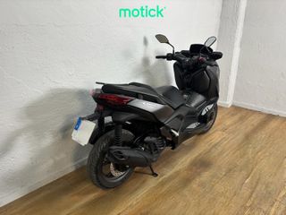 YAMAHA XMAX 125