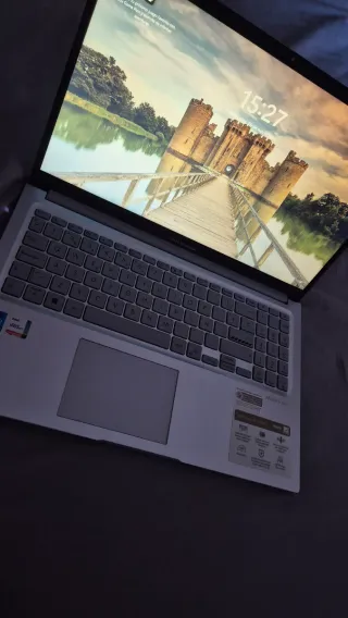 Asus Vivobook 15 F1504VA – i7 1355U / 16GB RAM