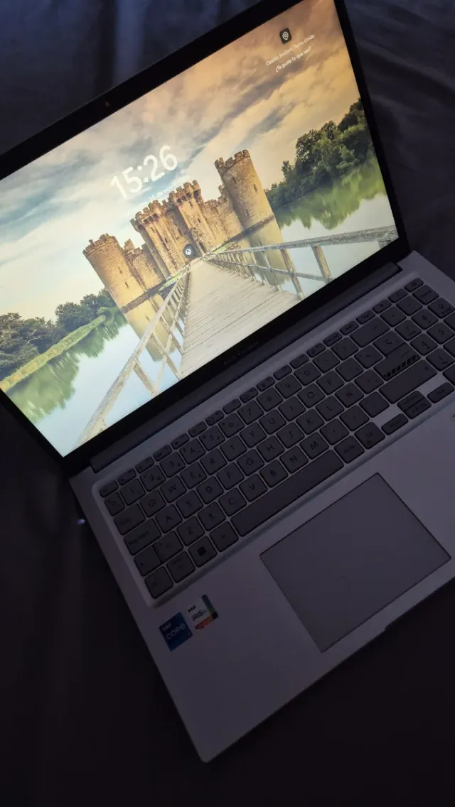 Asus Vivobook 15 F1504VA – i7 1355U / 16GB RAM