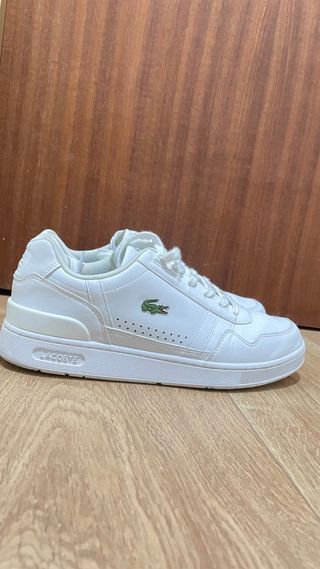 zapatillas de Lacoste color blanco  casi nuevas