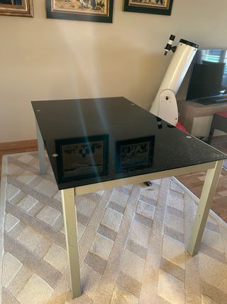 Mesa comedor cristal negro y patas metal