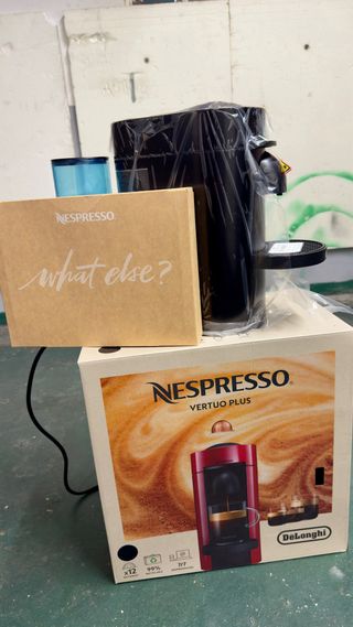Cafetera Nespresso Vertuo Plus Nueva