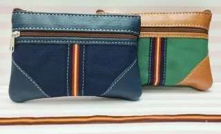 NOVEDAD. MONEDERO LONA Y PIEL BANDERA + REGALO PUL