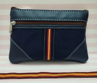 NOVEDAD. MONEDERO LONA Y PIEL BANDERA + REGALO PUL
