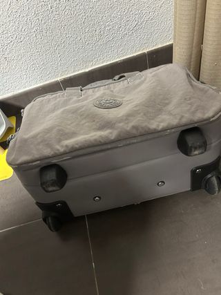 Mochila de viaje con ruedas gris