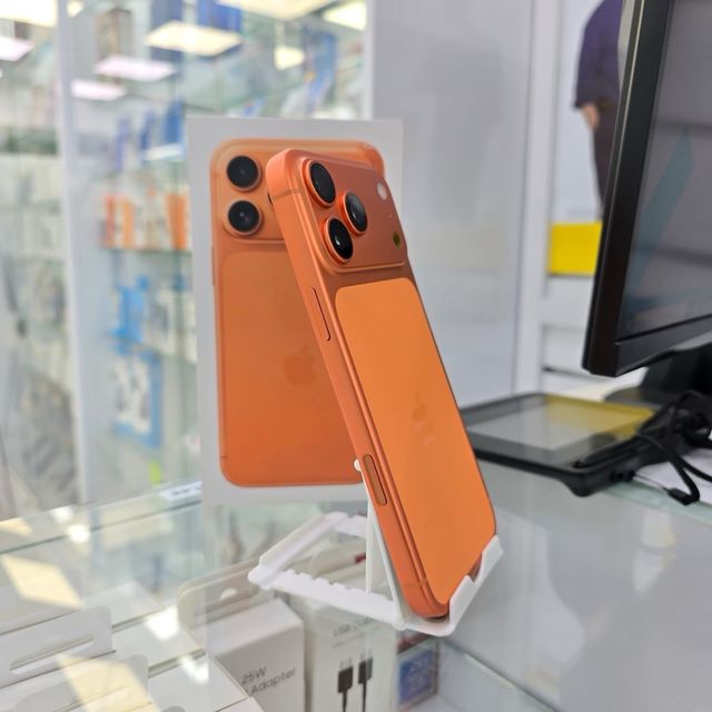 Apple IPhone 17 Pro 256GB Naranja Semi Nuevo