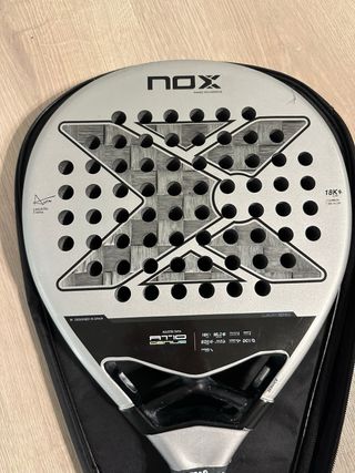 Pala Pádel Nox AT10 Genius 18K