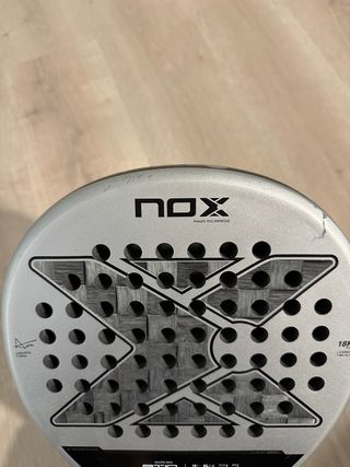 Pala Pádel Nox AT10 Genius 18K