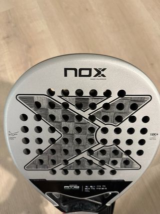 Pala Pádel Nox AT10 Genius 18K