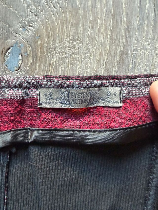 Falda entallada system action 40 a rallas