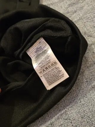 Conjunto deportivo Adidas negro Talle M y L