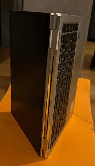 HP Elitebook x360 1040 G8
