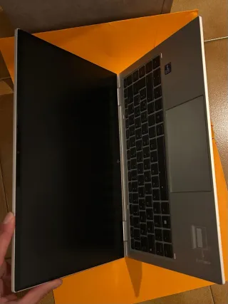 HP Elitebook x360 1040 G8