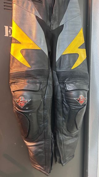 Chaqueta de cuero y pantalón para moto hombre