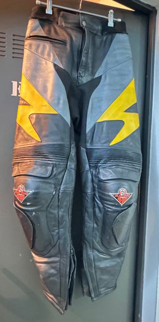 Chaqueta de cuero y pantalón para moto hombre