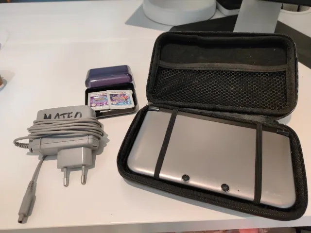 Nintendo 3DS XL + 3 Juegos Pokémon + Funda