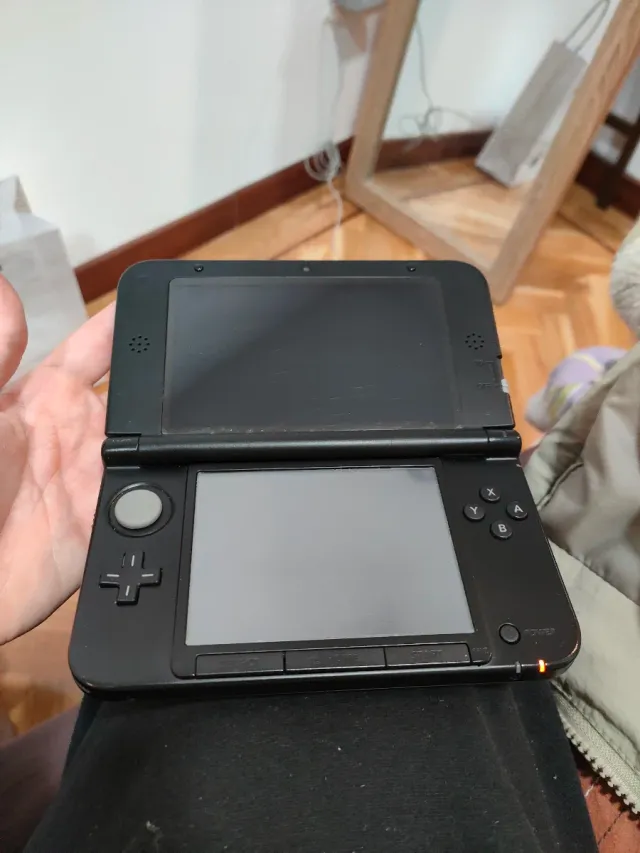 Nintendo 3DS XL + 3 Juegos Pokémon + Funda