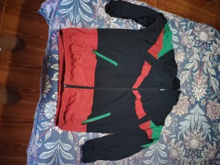 Vendo chaqueta  de chándal vintage