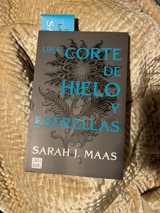 Una corte de hielo y estrellas. Nueva presentac...