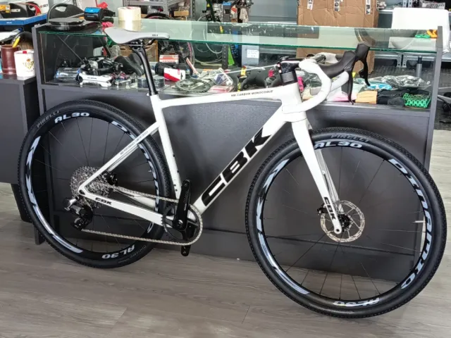 Bicicleta Gravel Carbono CBK