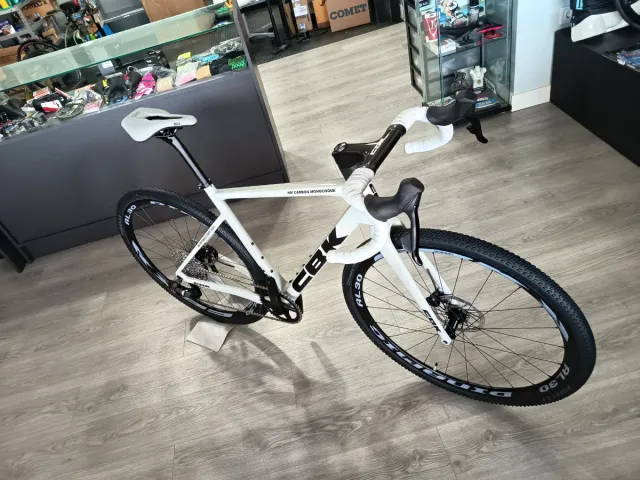 Bicicleta Gravel Carbono CBK