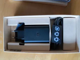 Motorola Edge 50 Fusion con scatola originale