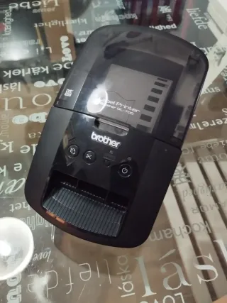 Impresora de etiquetas Brother QL-700