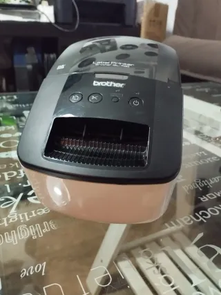 Impresora de etiquetas Brother QL-700