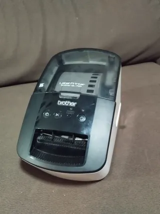Impresora de etiquetas Brother QL-700
