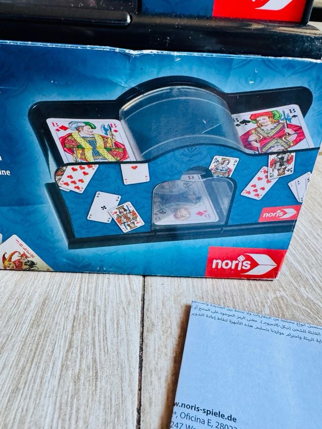 NUOVO! Mescolatore di carte automatico da estrenare