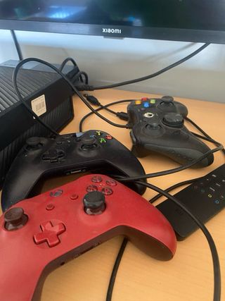 Xbox One + 3 Mandos + Juegos