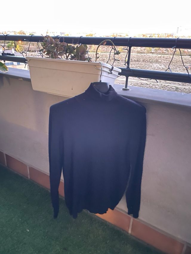 Jersey cuello alto negro