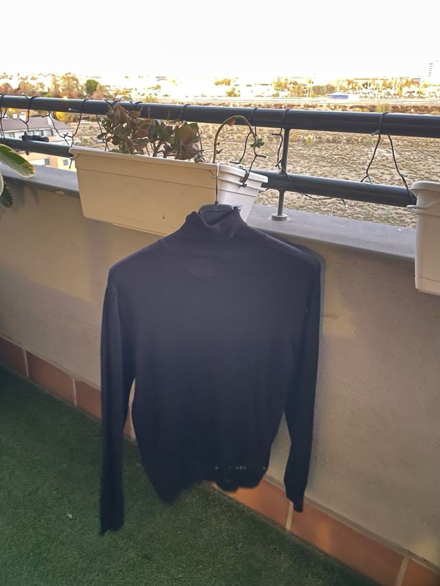 Jersey cuello alto negro