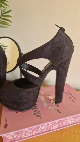 Tacones negros plataforma