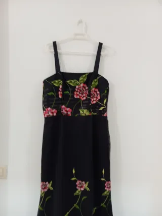 Vestido largo fiesta negro con flores rosas
