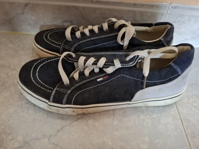 Zapatillas Tommy Hilfiger Negras y Grises