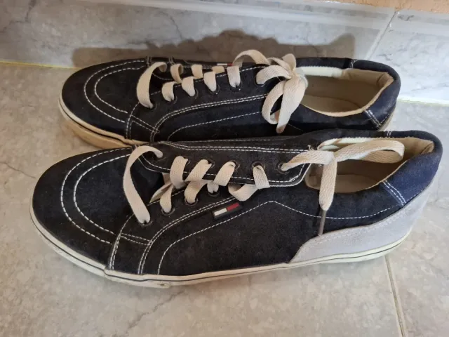 Zapatillas Tommy Hilfiger Negras y Grises