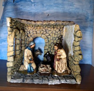 Portal Belén artesanal piedra ventanl figuras 30cm