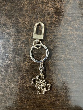 Llavero Guess Dorado