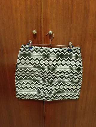 Falda corta estampada fiesta