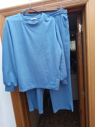 Precioso chándal azul